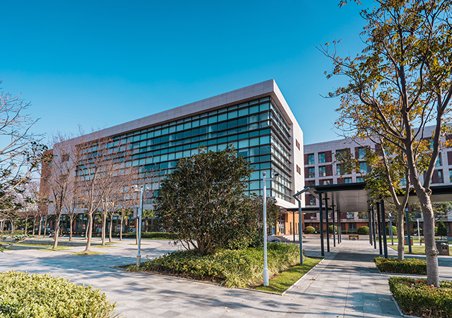 耀華國際教育學校 上海臨港校區