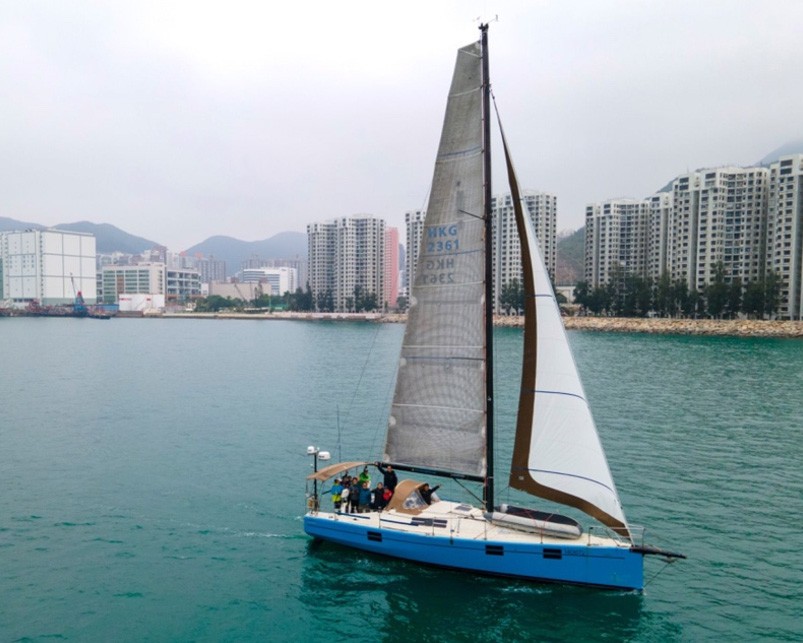 Sunset-sail in Sea: Enjoy the Beauty of Victoria Harbour in evening